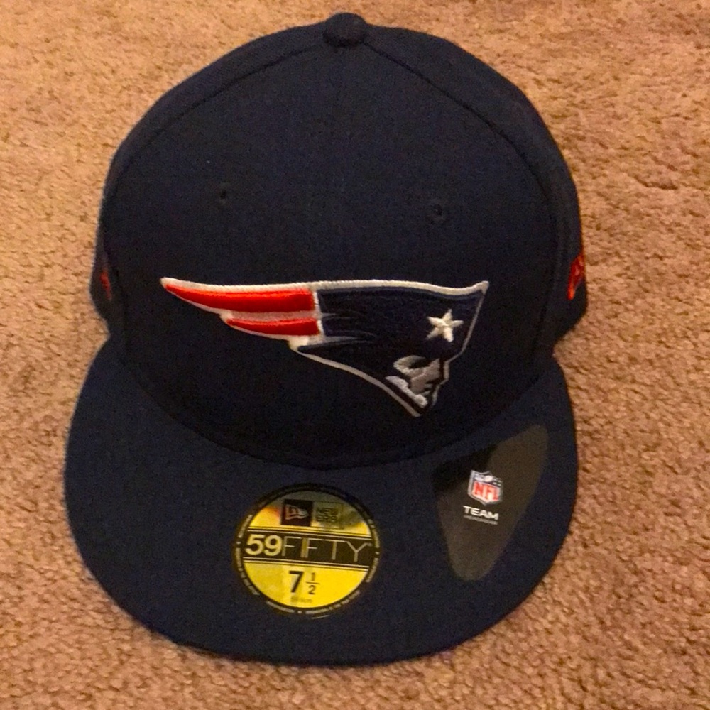 New era hat with Tom Brady signature stitched at Lids